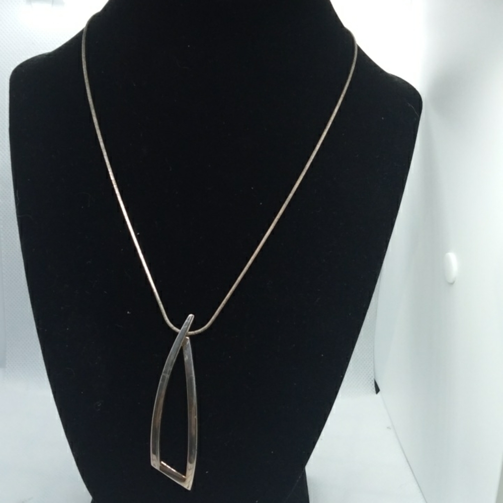Premier fashion necklace